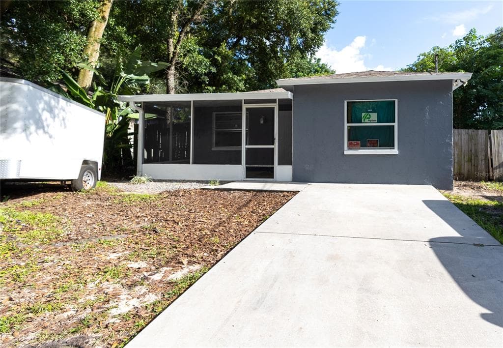 207 E CLUSTER AVENUE TAMPA, FL 33604