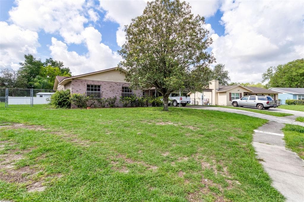 4721 PRESIDENTIAL STREET SEFFNER, FL 33584