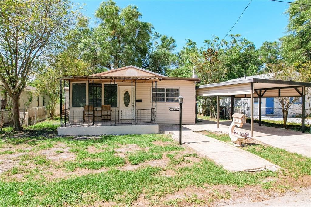 2821 MARCONI STREET TAMPA, FL 33605