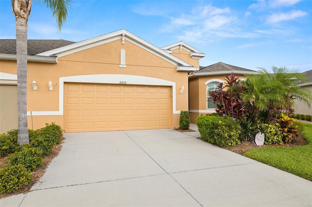 2232 VISTA GREENS DRIVE UNIT 60