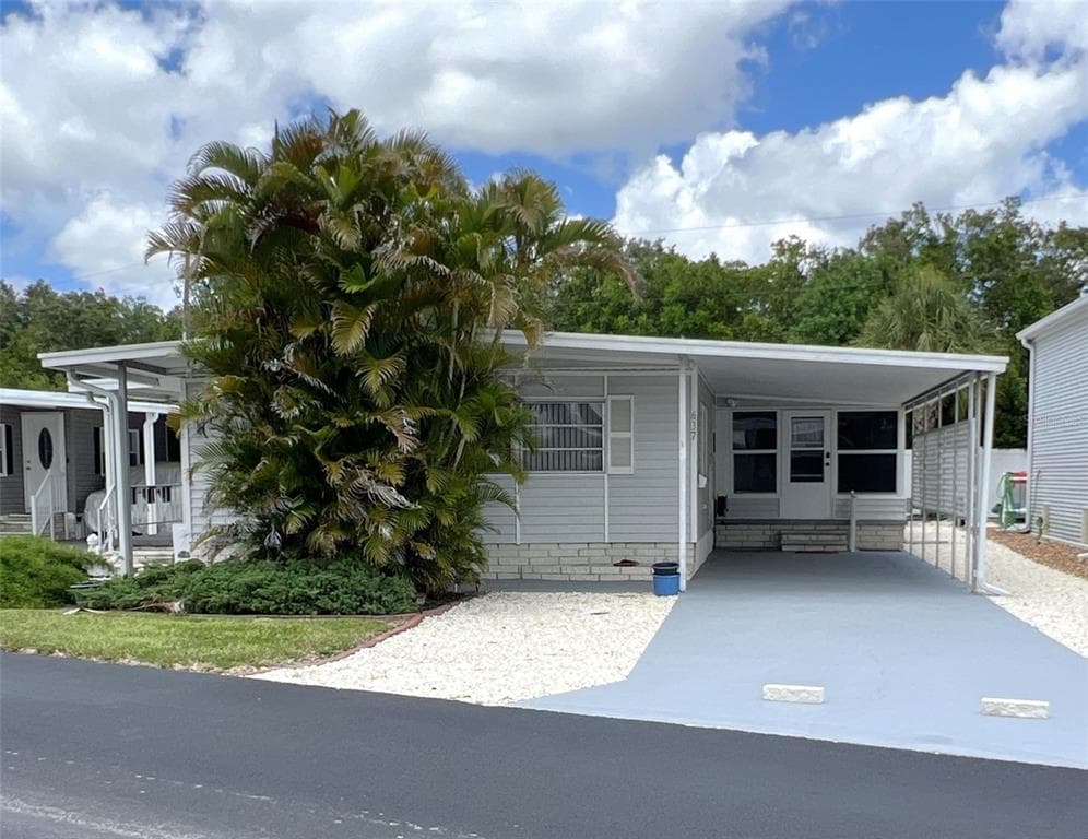 637 MOUNT PINEY AVENUE NE UNIT 695 ST PETERSBURG, FL 33702