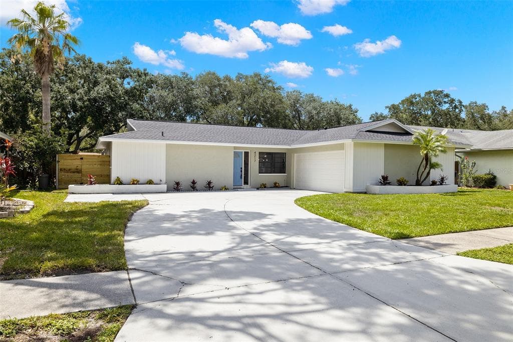 4217 HOLLOWTRAIL DRIVE TAMPA, FL 33624