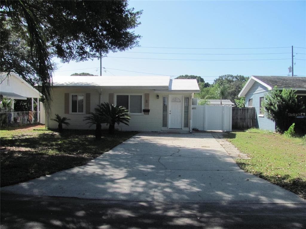 5554 4TH AVENUE N ST PETERSBURG, FL 33710
