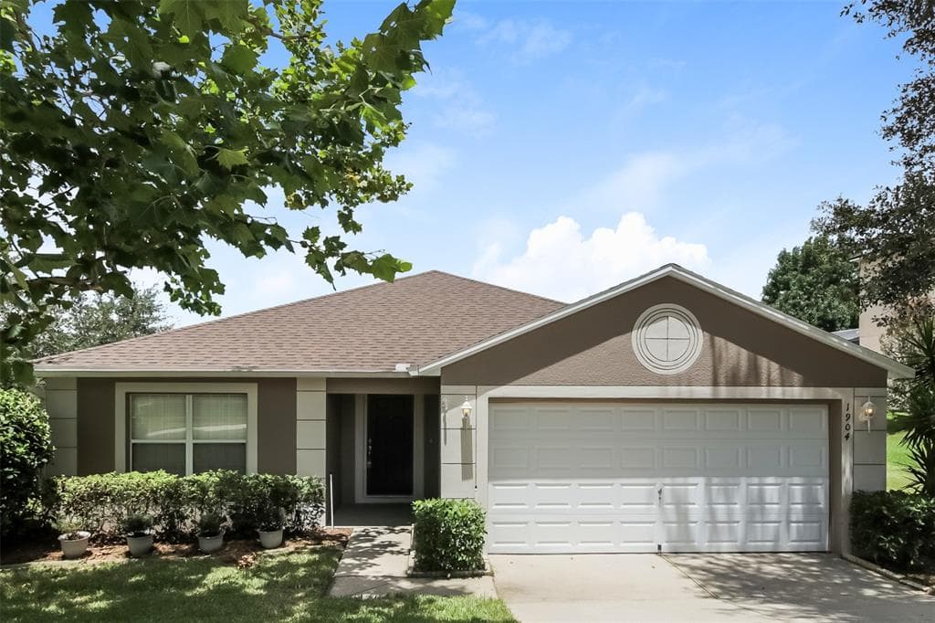 1904 CRESTRIDGE DRIVE CLERMONT, FL 34711