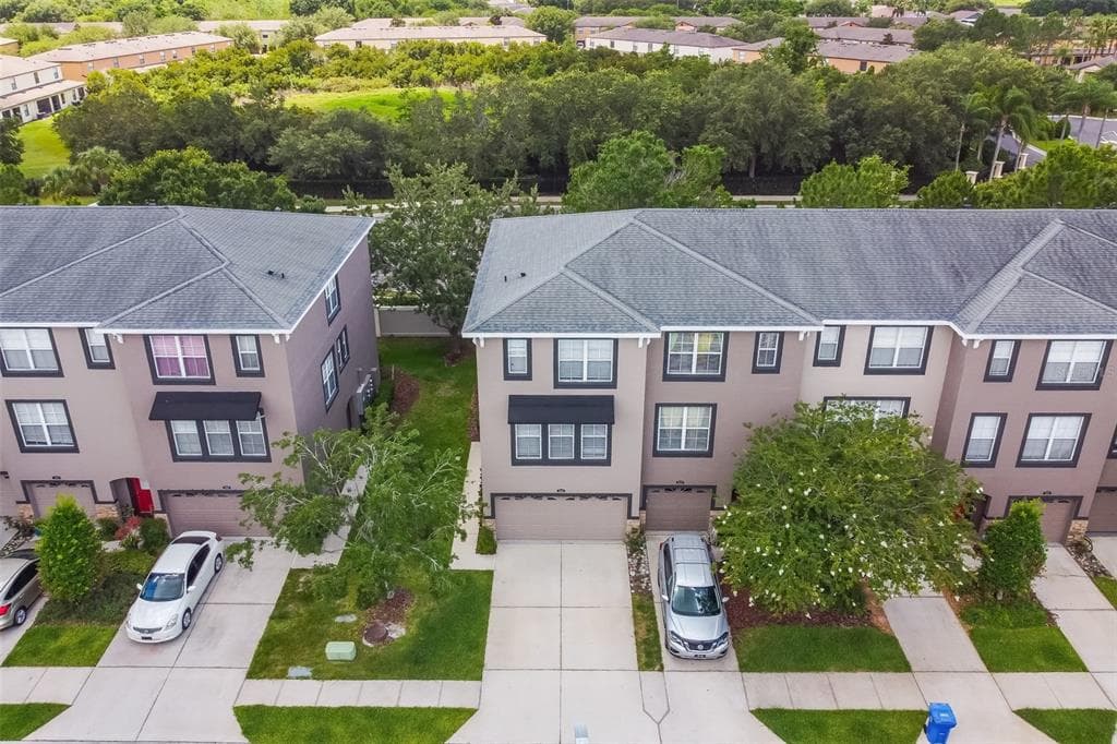2418 MIDDLETON GROVE DRIVE BRANDON, FL 33511