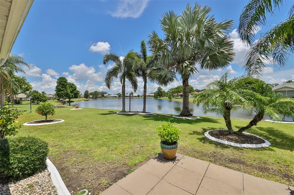 1021 BLUEWATER DRIVE SUN CITY CENTER, FL 33573