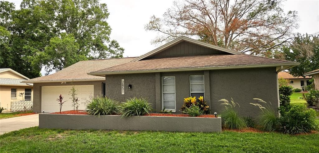 2851 THISTLE COURT N PALM HARBOR, FL 34684