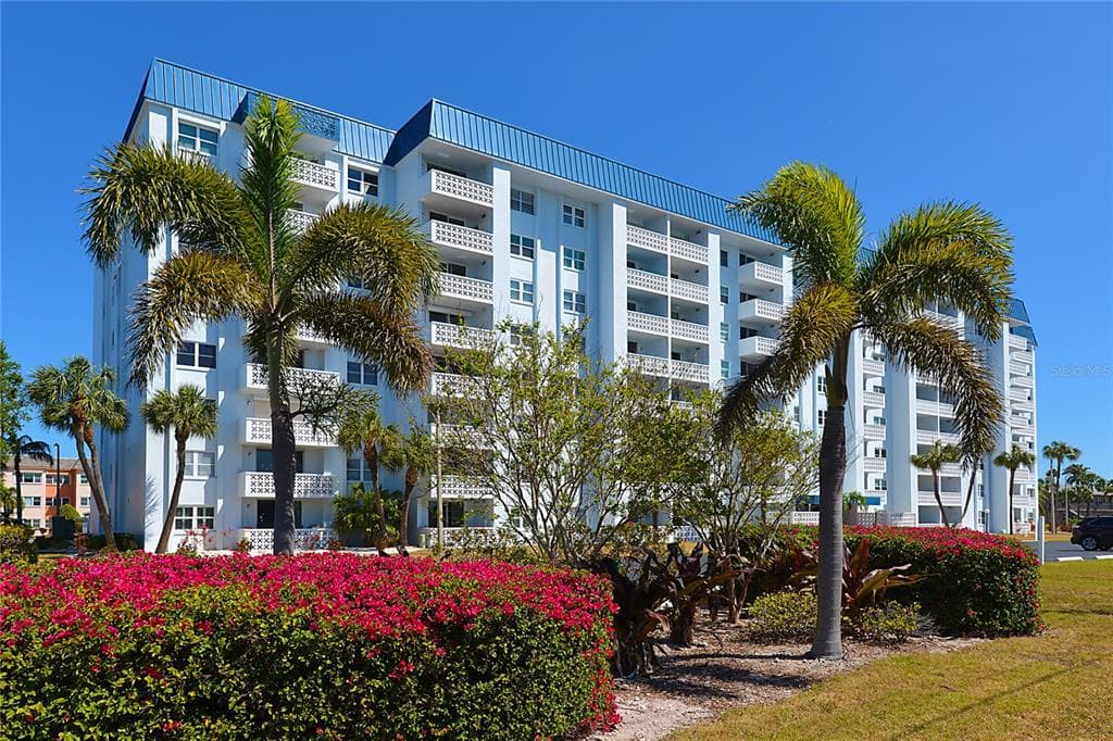 7 ELGIN PLACE UNIT 212 DUNEDIN, FL 34698
