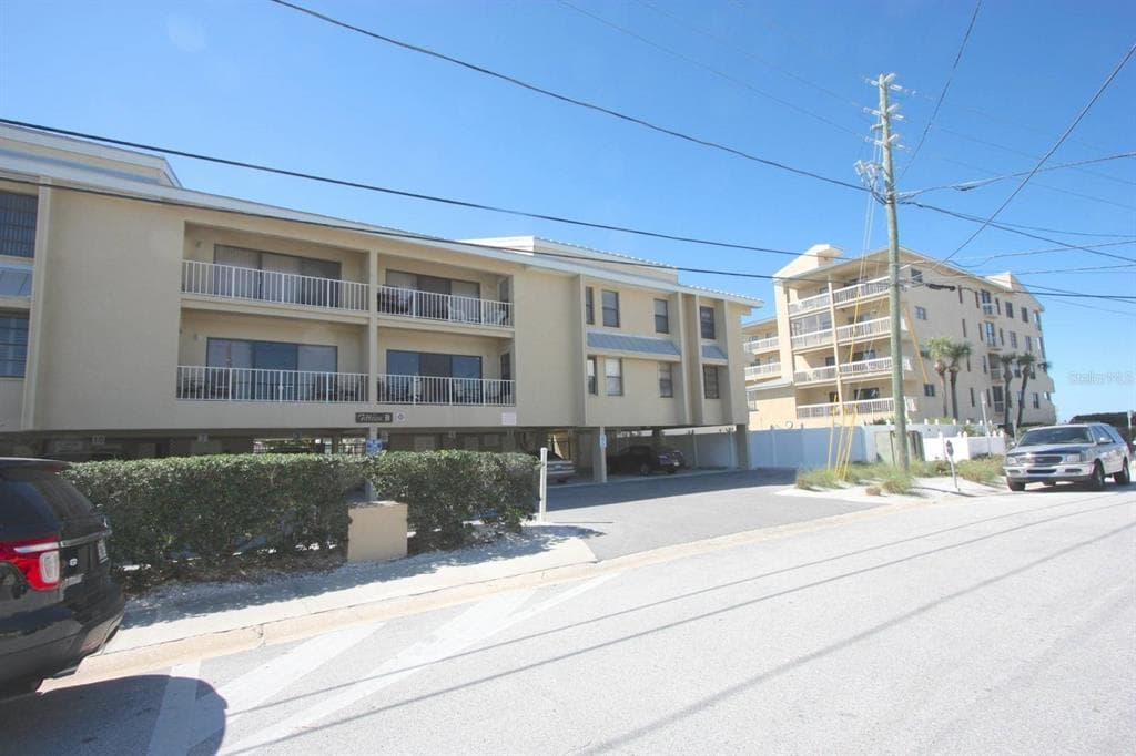 15 GLENDALE STREET UNIT B5 CLEARWATER, FL 33767
