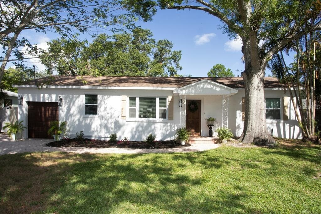 6207 S JONES ROAD TAMPA, FL 33611