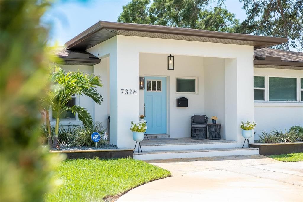 7326 3RD AVENUE N ST PETERSBURG, FL 33710