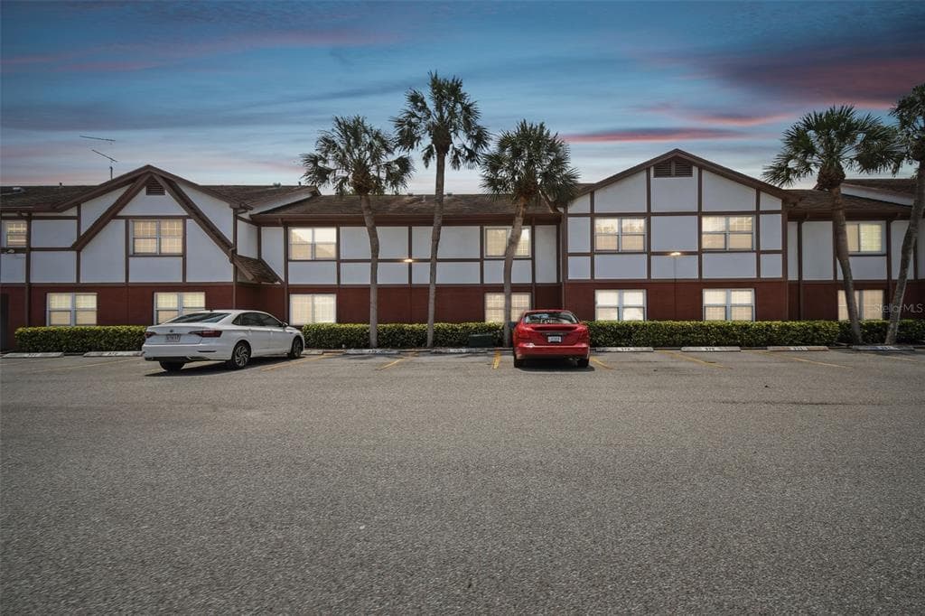 650 PINELLAS POINT DRIVE S UNIT 111 ST PETERSBURG, FL 33705
