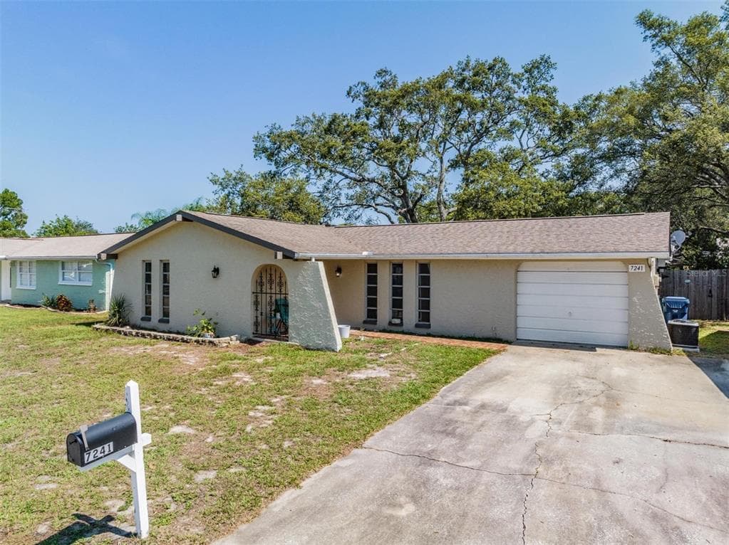 7241 SANDALWOOD DRIVE PORT RICHEY, FL 34668