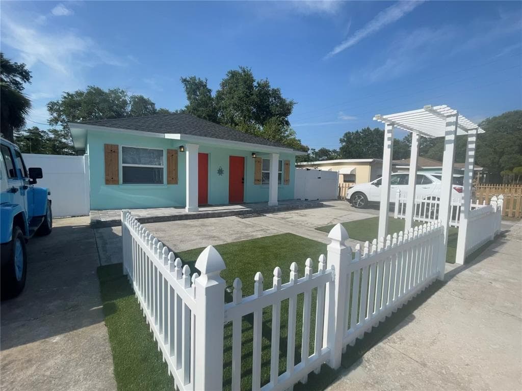 536 ROANOKE STREET DUNEDIN, FL 34698