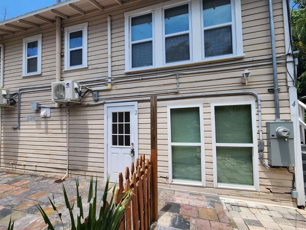 208 VINE AVENUE UNIT 2 CLEARWATER, FL 33755