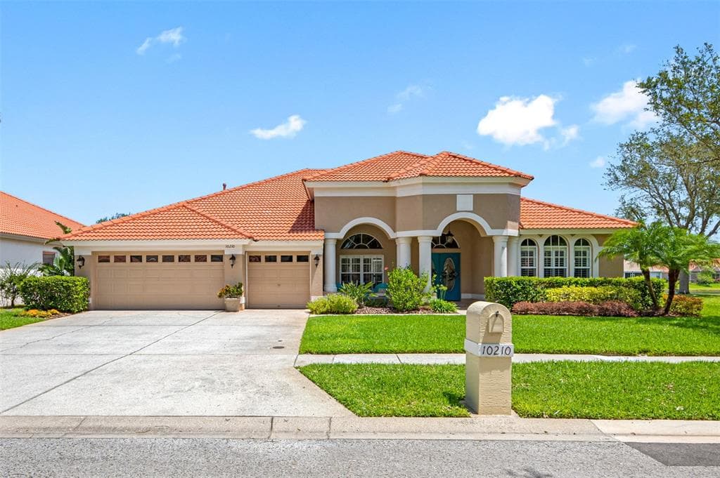 10210 ARBOR SIDE DRIVE TAMPA, FL 33647