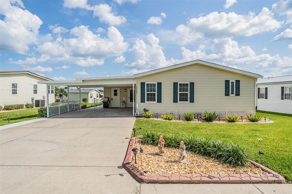 37604 NEW HORIZONS BOULEVARD ZEPHYRHILLS, FL 33541