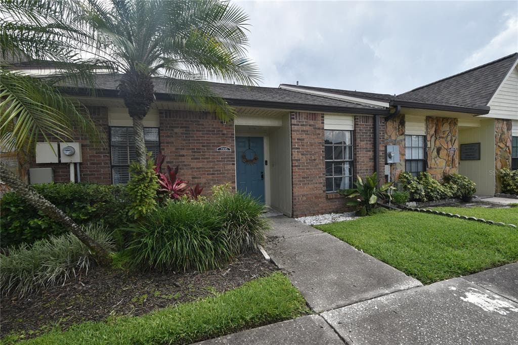 3906 CARROLL CYPRESS COURT UNIT 3906 TAMPA, FL 33614