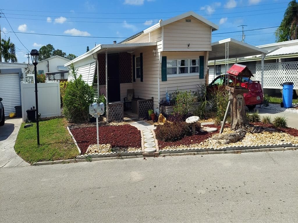 110 51ST AVENUE W BRADENTON, FL 34207