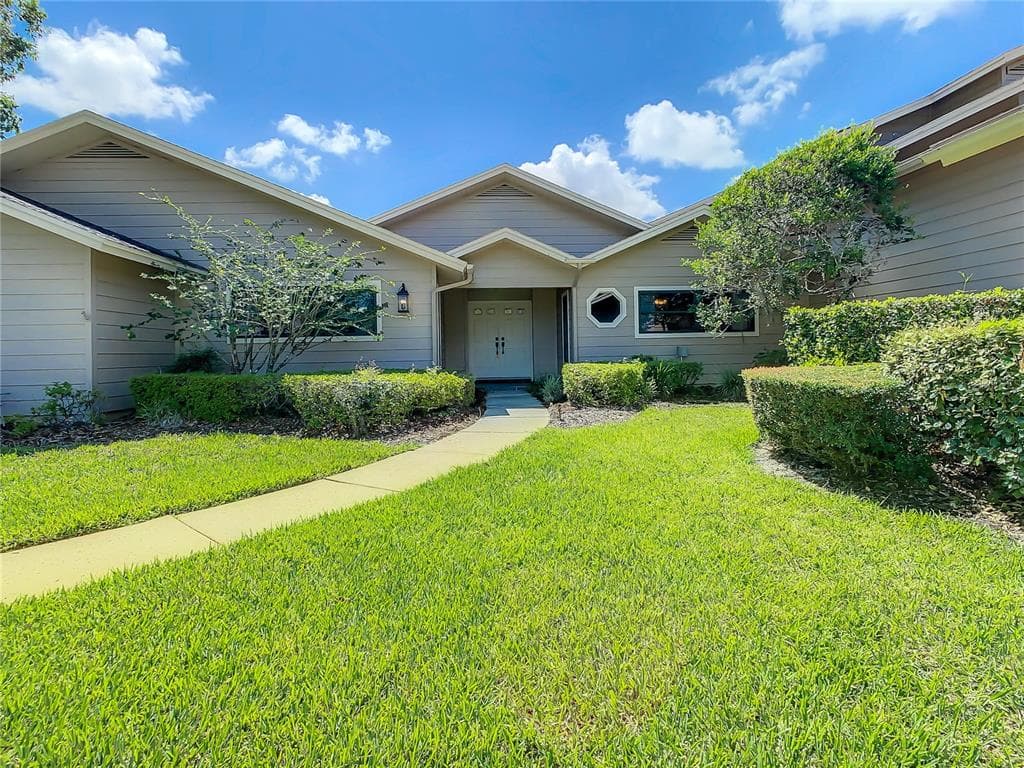 2868 BERWICK DRIVE