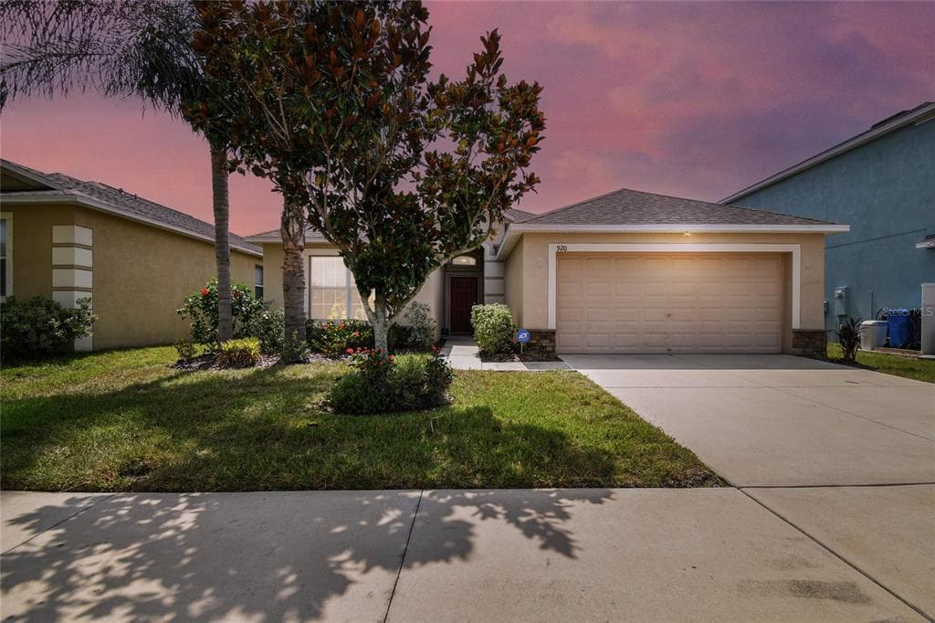 920 MEADOW GLADE DRIVE