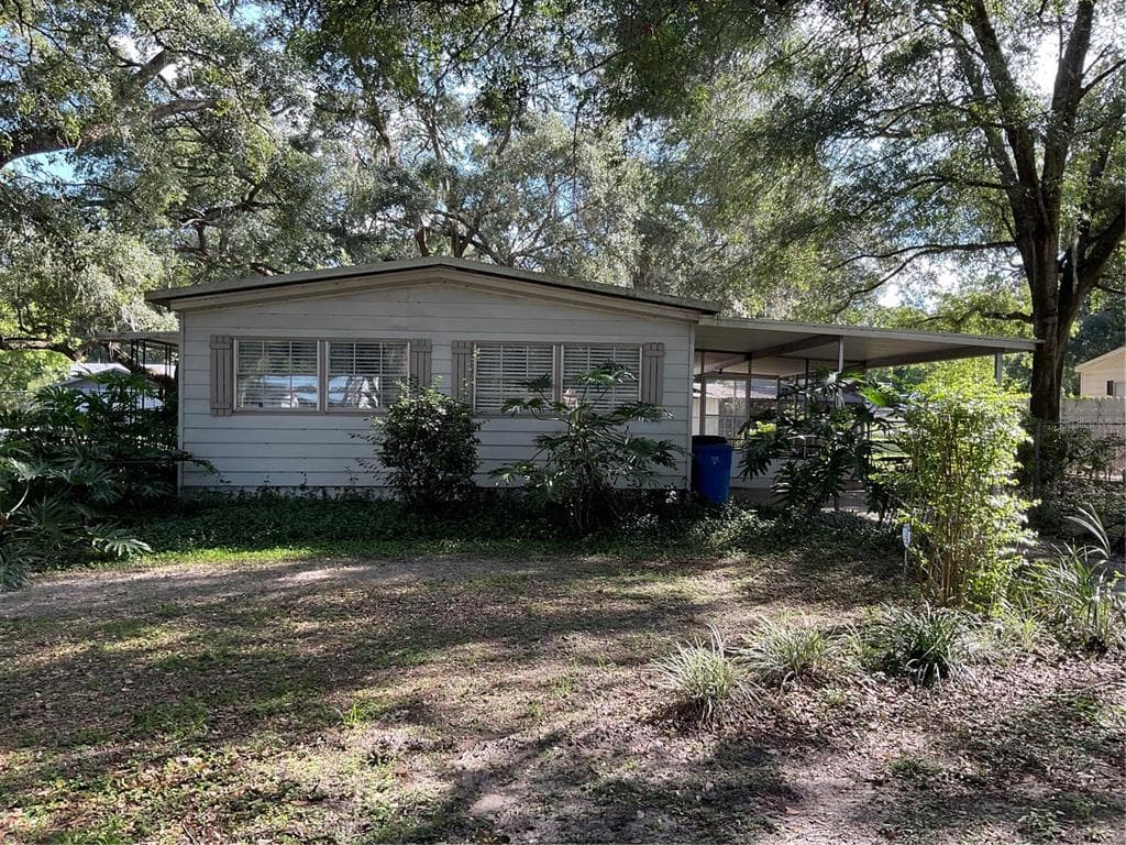11815 HAZEN AVENUE THONOTOSASSA, FL 33592
