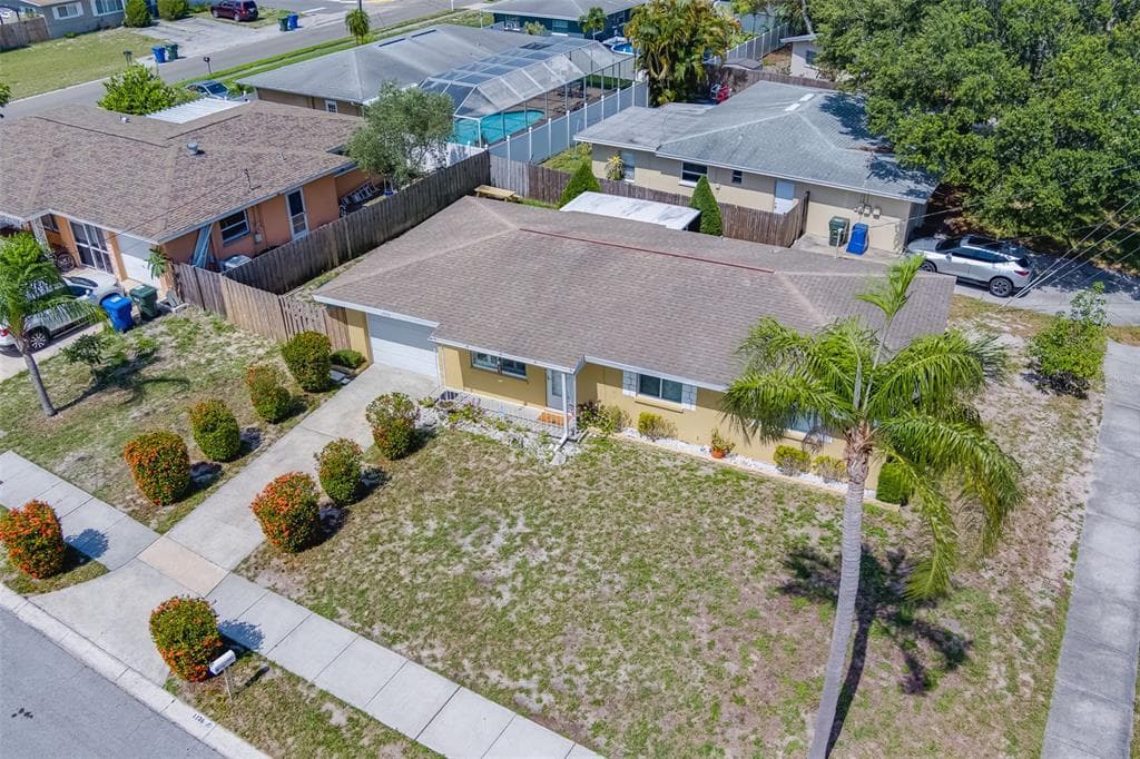1736 S JEFFERSON AVENUE LARGO, FL 33770