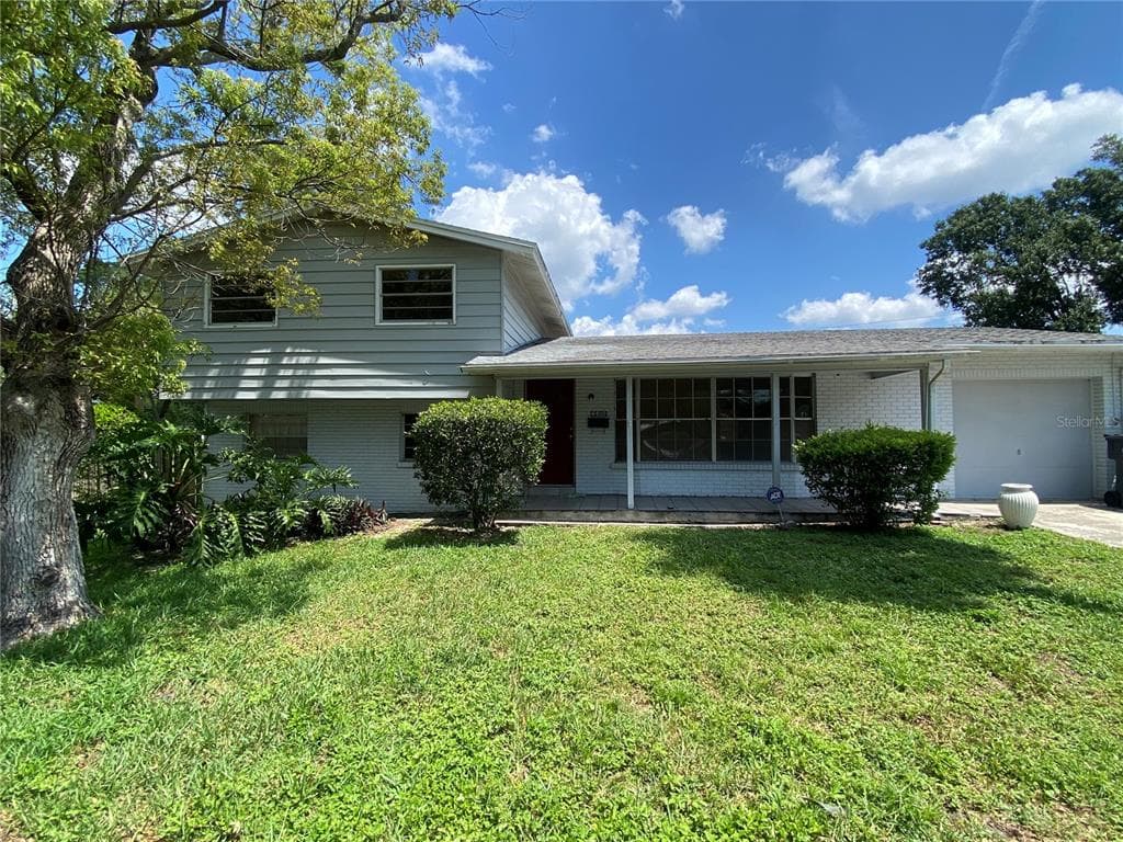 6810 ROSEWOOD COURT TAMPA, FL 33615