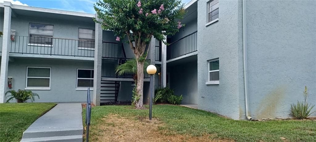 14417 AMERICANA CIRCLE UNIT 102 TAMPA, FL 33613