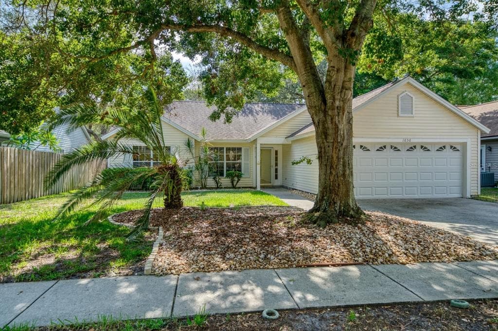 1656 COUNTRYWOOD STREET TARPON SPRINGS, FL 34689