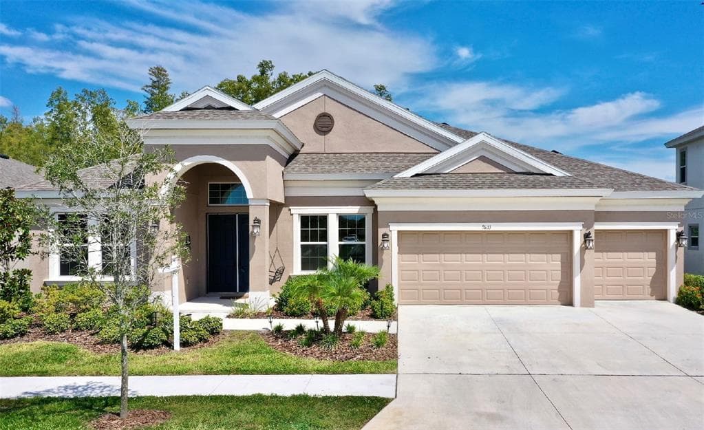 7633 PARADISO DRIVE APOLLO BEACH, FL 33572