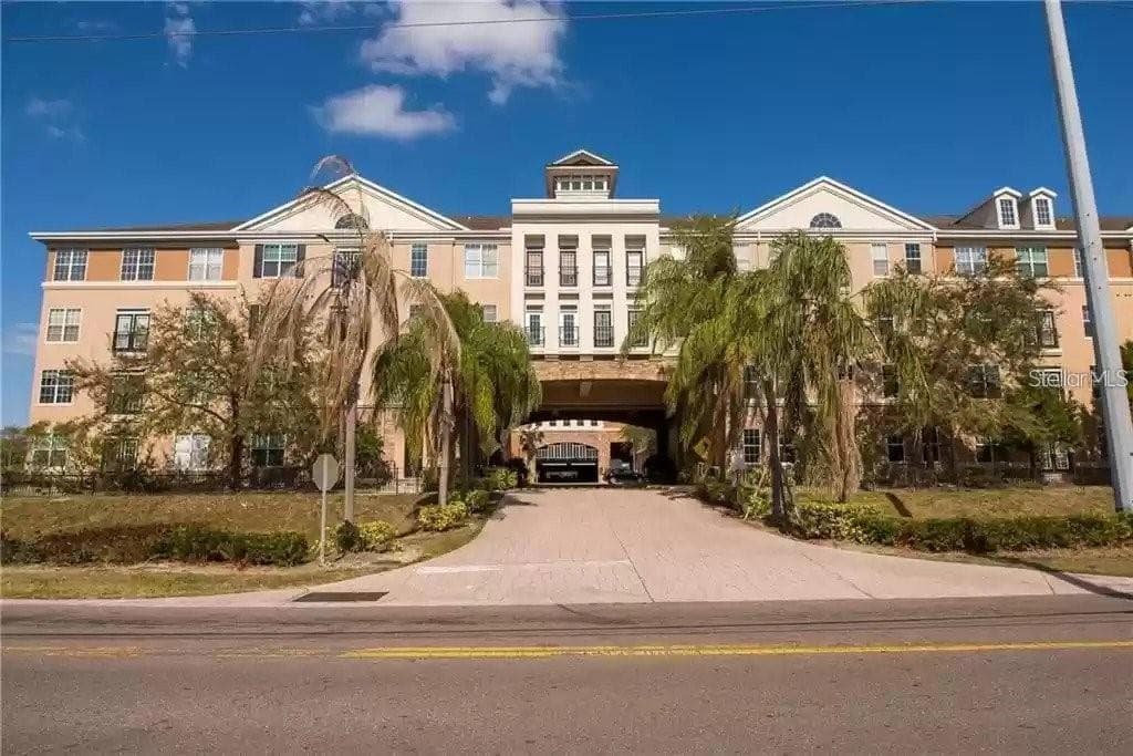 4221 W SPRUCE STREET UNIT 2105