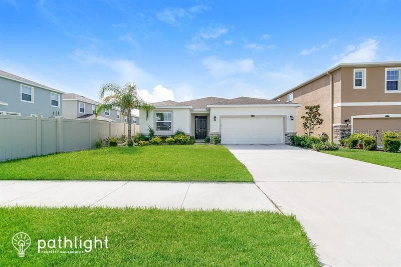 1762 BERING ROAD WESLEY CHAPEL, FL 33543