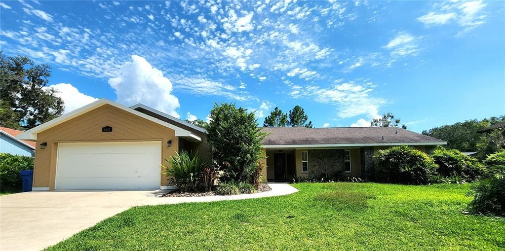 2403 STONEHILL AVENUE VALRICO, FL 33594