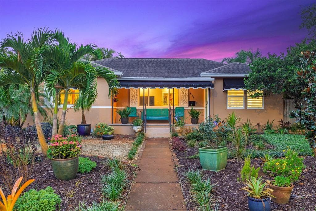 418 39TH AVENUE NE ST PETERSBURG, FL 33703