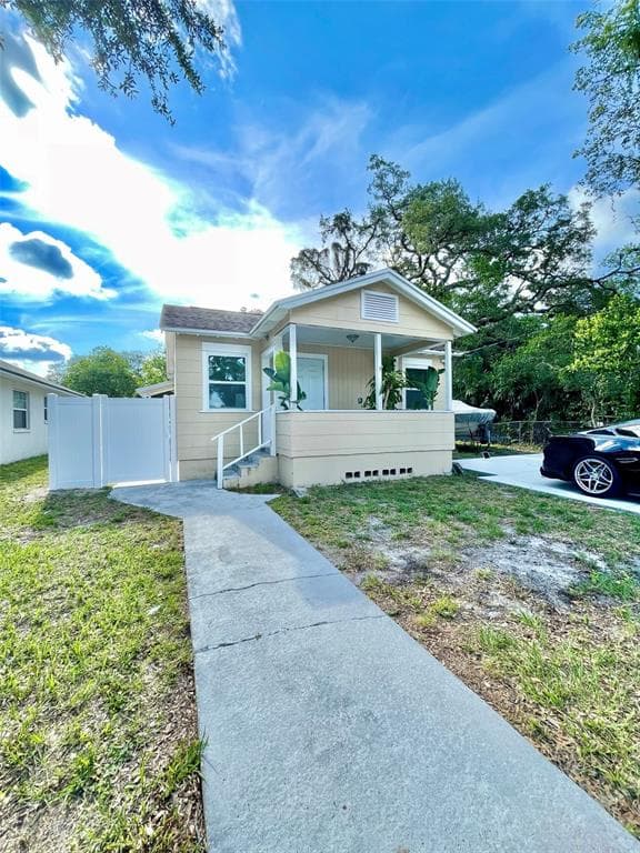 8505 N OLA AVENUE TAMPA, FL 33604