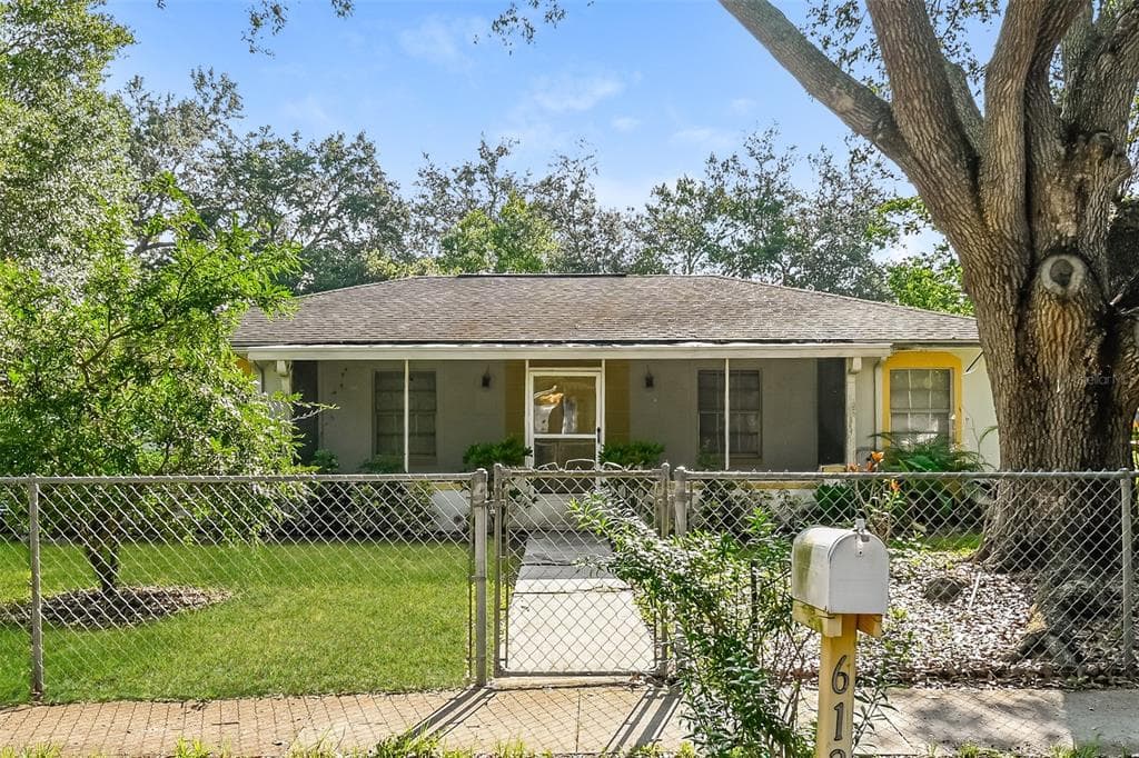 613 BRIARCLIFFE STREET SANFORD, FL 32773
