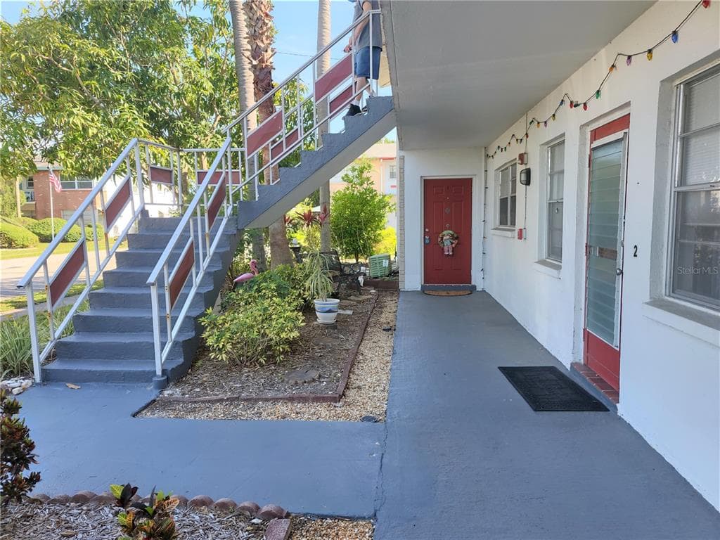 5850 18TH STREET N UNIT 1 ST PETERSBURG, FL 33714