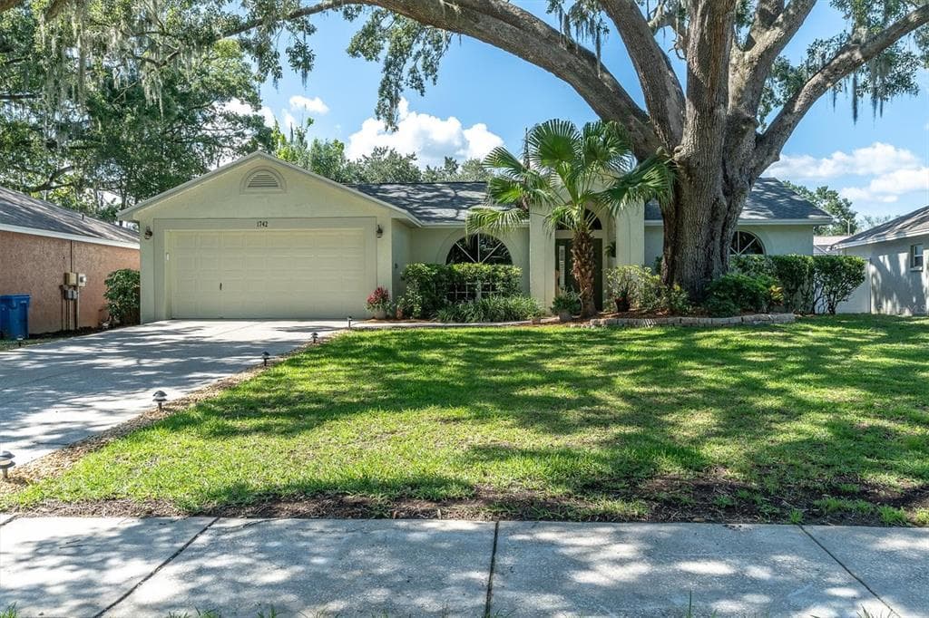 1742 STAYSAIL DRIVE VALRICO, FL 33594