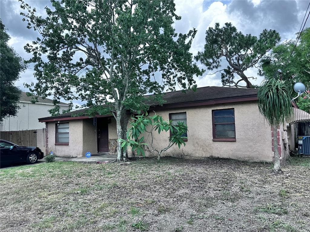 3806 W WALLACE AVENUE TAMPA, FL 33611