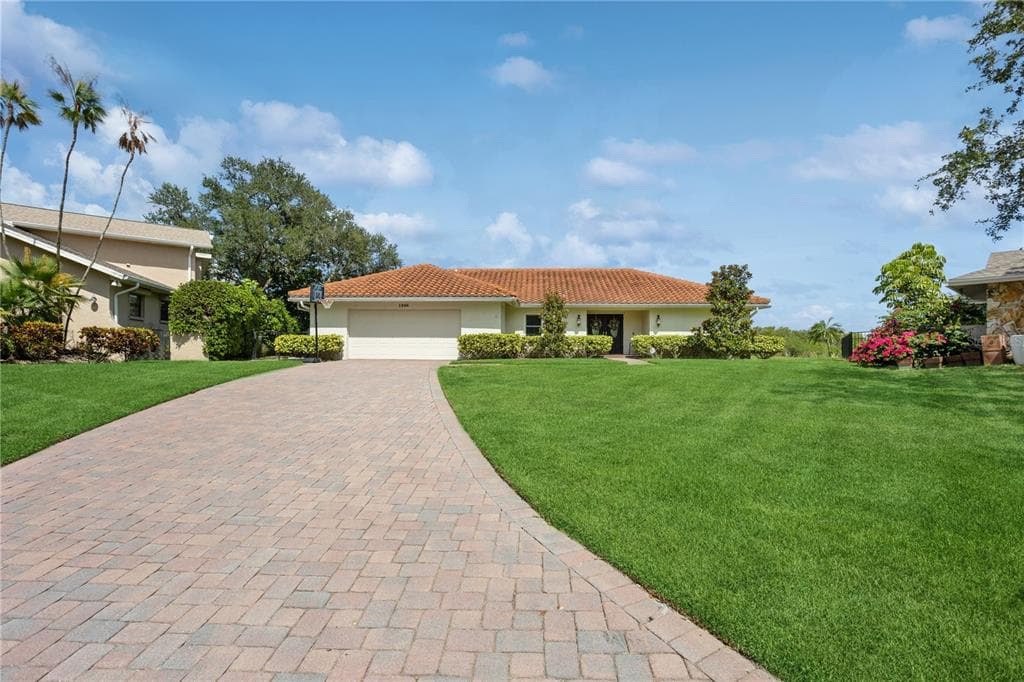 1466 74TH CIRCLE NE ST PETERSBURG, FL 33702