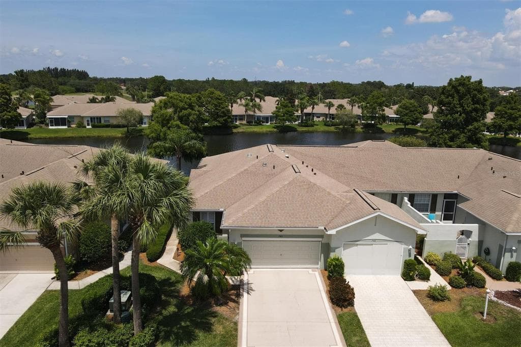 746 TREMONT GREENS LANE UNIT 120 SUN CITY CENTER, FL 33573