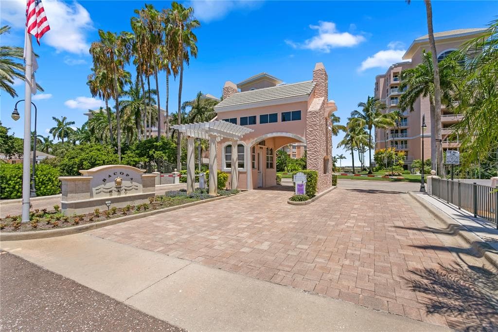 4983 BACOPA LANE S UNIT 504 ST PETERSBURG, FL 33715