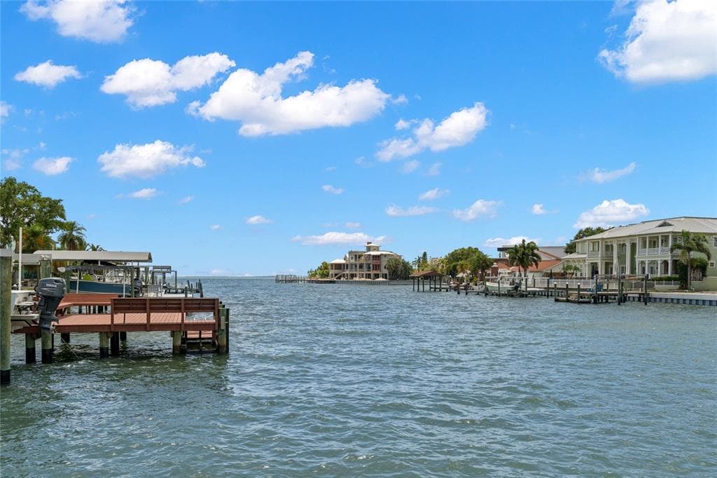 5107 W POE AVENUE TAMPA, FL 33629