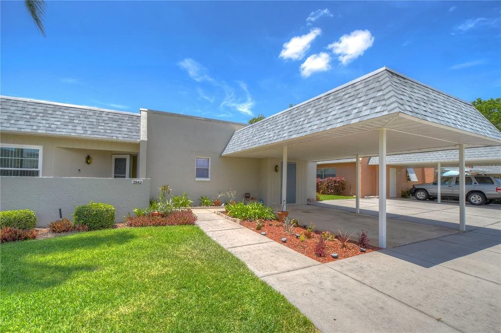 3943 TROPHY BOULEVARD UNIT 4 NEW PORT RICHEY, FL 34655