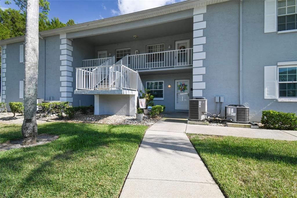 12136 SPARTAN WAY UNIT 101 HUDSON, FL 34667