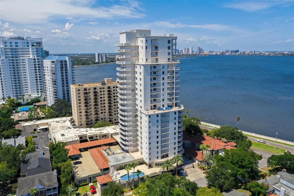 3507 BAYSHORE BOULEVARD UNIT 701 TAMPA, FL 33629