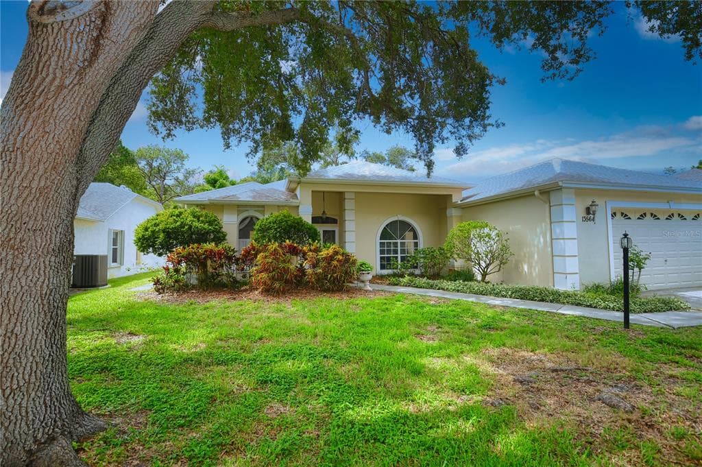 13564 OAK RUN COURT