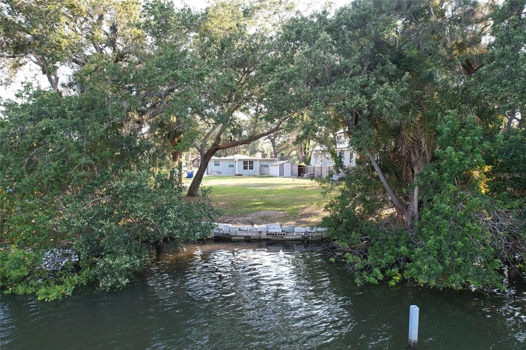 1795 HARBOR DRIVE
