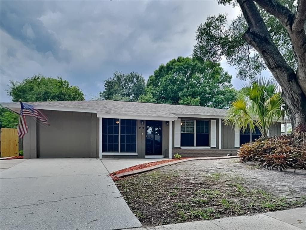 509 HIGHVIEW CIRCLE N BRANDON, FL 33510